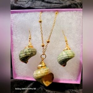 0287. Beautiful, FUN, Gold Trimmed Shell Necklace and Earrings ~
